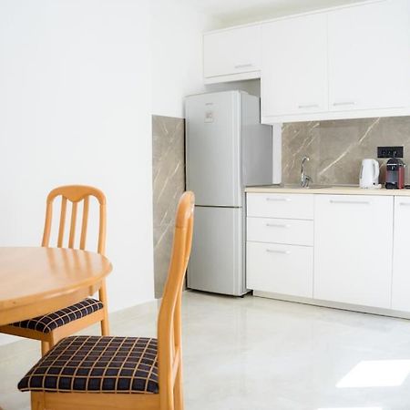 Downtown, Spacious, 2 Bedroom Apartment بلغراد المظهر الخارجي الصورة