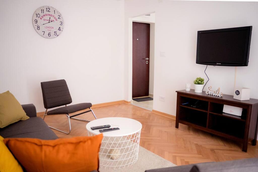 Downtown, Spacious, 2 Bedroom Apartment بلغراد المظهر الخارجي الصورة